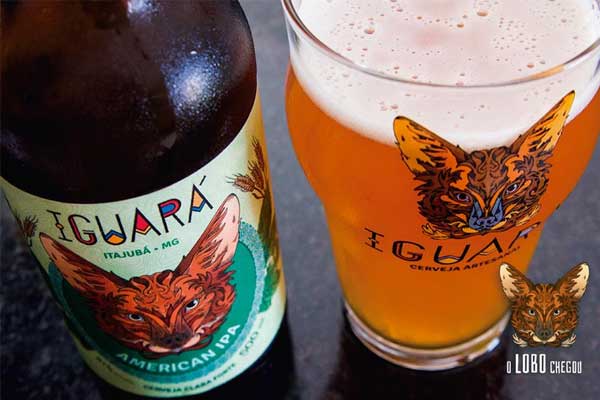 Beber cerveja IPA na caldereta com emblema da cerveja Iguará