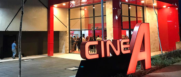 Letreiro luminoso do Cine A Itajubá