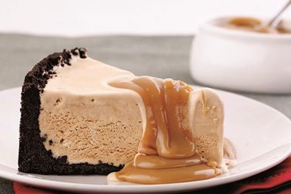 Torta de café com calda fudge é uma das melhores receitas de café