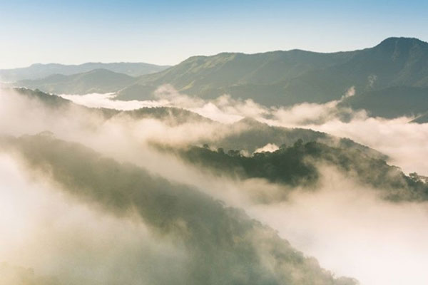 De todas as cidades do Sul de Minas, Maria da Fé é considerada a mais fria. Podemos ver a neblina sobre as montanhas