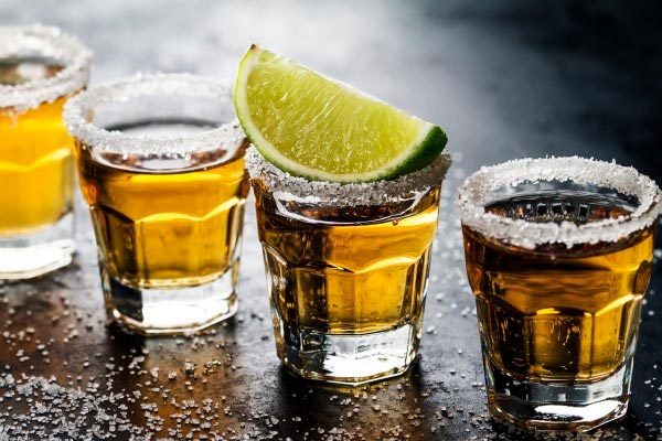 Cachaça Prata ou Ouro: Qual é a diferença?