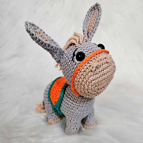 Amigurumi Articulado Burrinho de Crochê - 17 cm