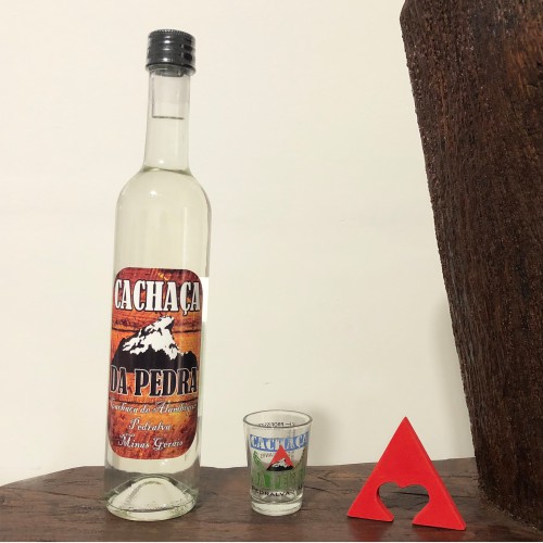 Cachaça da Pedra Prata 500 ml Presenteável + Copo 50 ml 