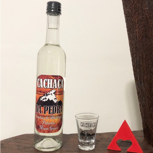 Cachaça da Pedra Prata 500 ml Presenteável + Copo 50 ml Tradicional