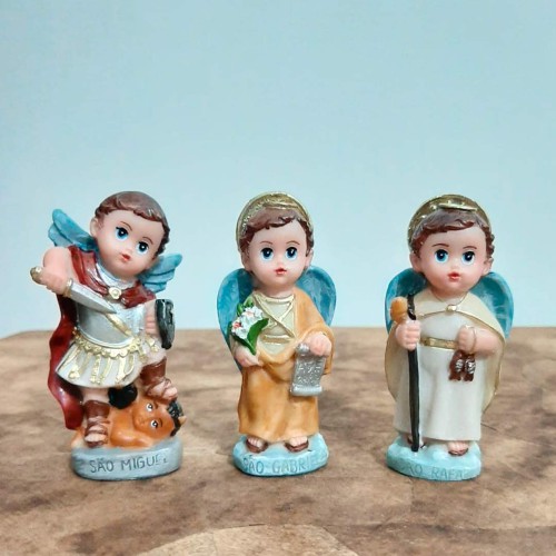 3 Imagens de Arcanjos Infantil São Miguel, São Rafael e São Gabriel em Resina - 7 cm