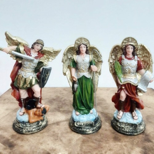 3 Imagens de Arcanjos São Miguel, São Rafael e São Gabriel em Resina - 15 cm - Asas Douradas