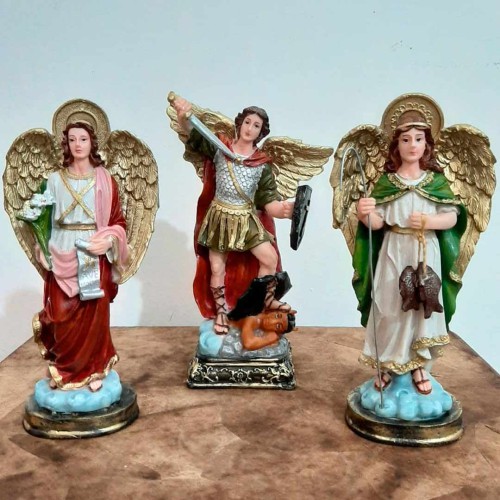 3 Imagens de Arcanjos São Miguel, São Rafael e São Gabriel em Resina - 20 cm - Asas Douradas