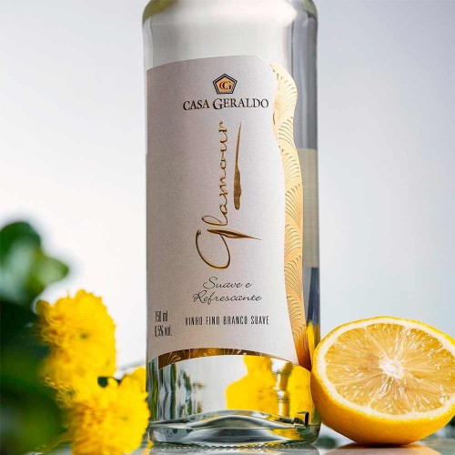 Vinho Branco Suave Fino Glamour 750ml - Casa Geraldo